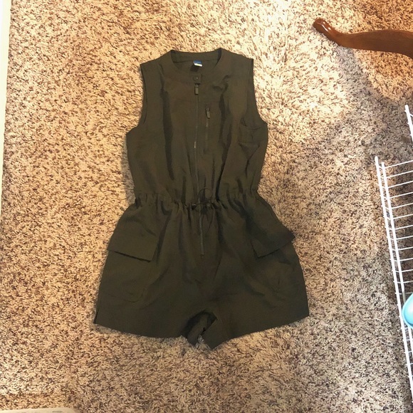 Olive green romper - Picture 1 of 2
